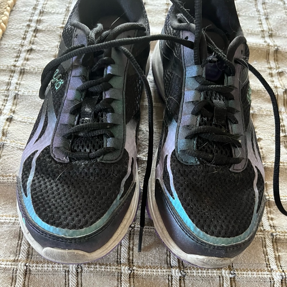Women’s Ryka athletic shoes size 7 medium. Great condition - Picture 3 of 5